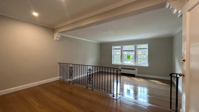 35 Park St Unit 2