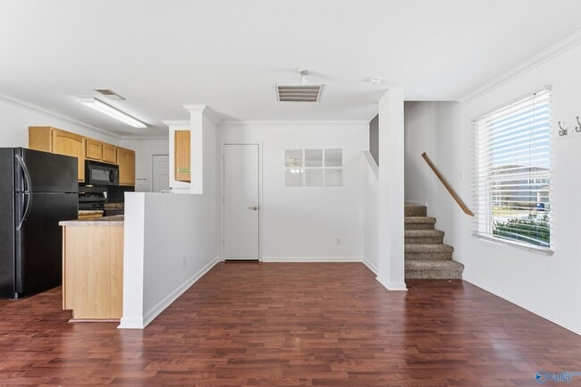 Photo - 313 Kenneth Blvd NW