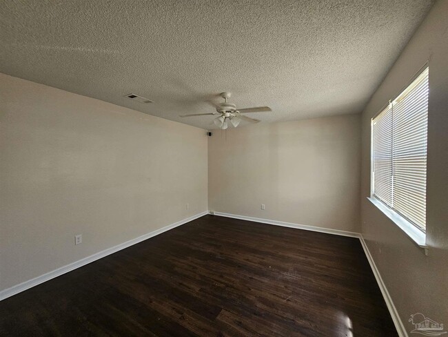 Photo - 5604 Scotland Terrace