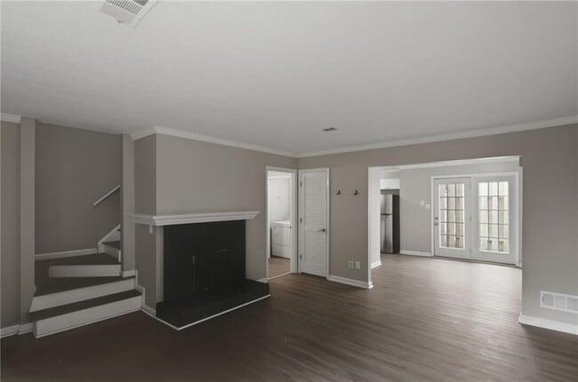 Photo - 218 Mill Creek Pl