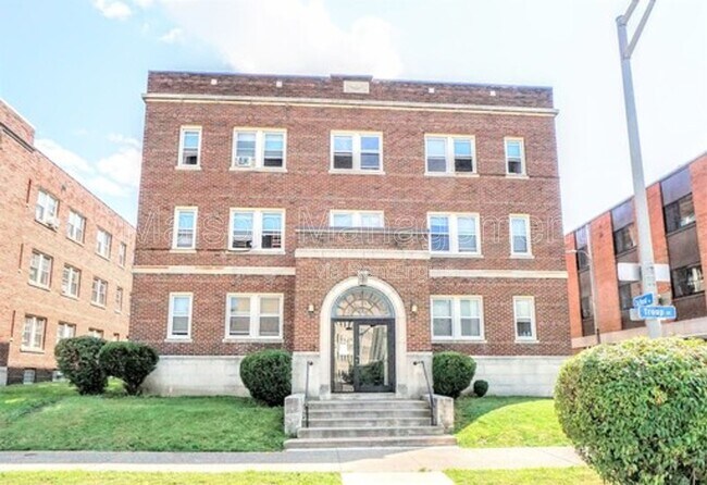 Photo - 49 Troup St