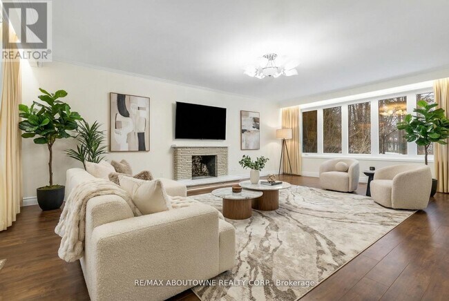 Photo - 145 Wolfdale Ave