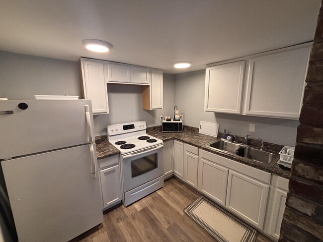 Photo - Walk everywhere - Charming Fully Furnished Studio Loft in the Heart of Bath, Maine! Unit 5