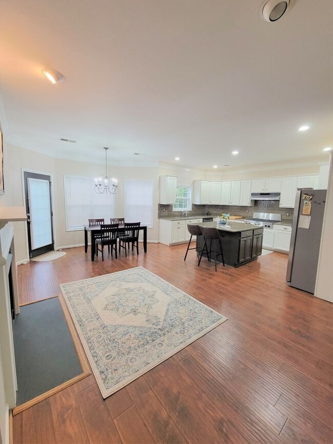 Photo - Stunning Willoughby Park Home