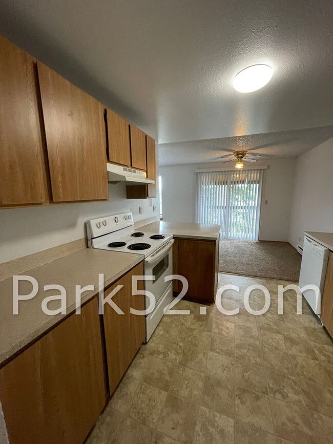 Photo - Upper Floor 2 Bedroom 1 Bath Apartment With Washer/Dryer! Unit #C