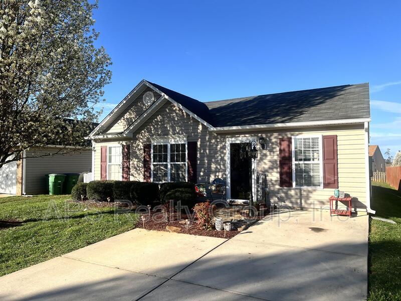 Photo - 788 Bitting Hall Cir House