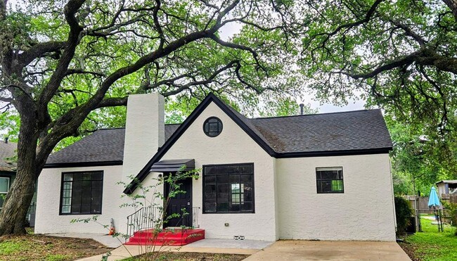 Building Photo - 804 Hudgins St