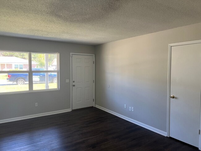 Photo - 3 bedrooms - 2 bath Home