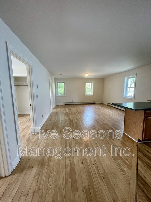 Building Photo - 85 Manhattan Dr Rental