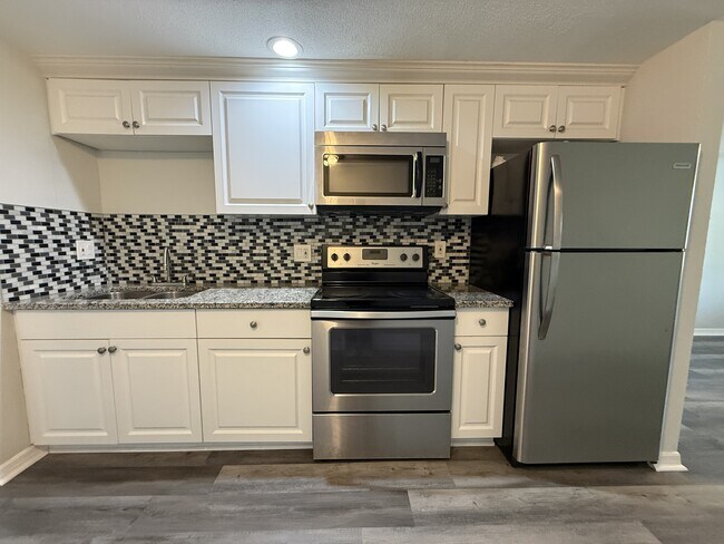 Photo - 350 N Elm St