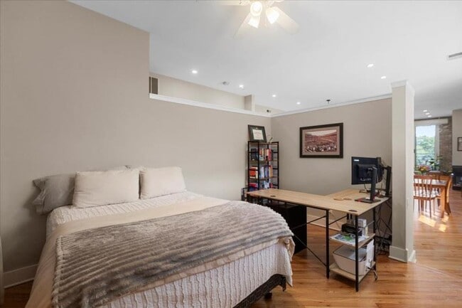 Photo - 2 bedroom in Chicago IL 60614 Unit 2D