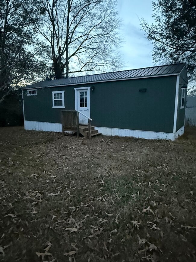 Building Photo - 1118 US-221A Hwy