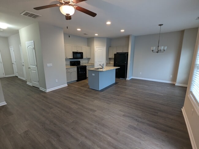Photo - 702 Pippin Dr