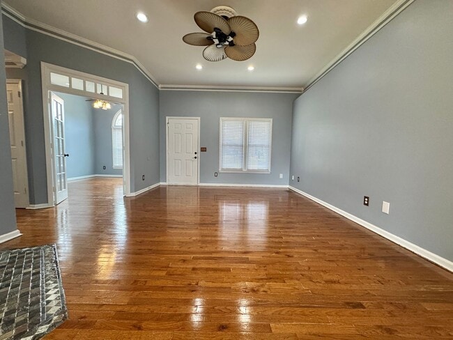 Photo - 3 Bed, 2 Bath Home w/ Garage