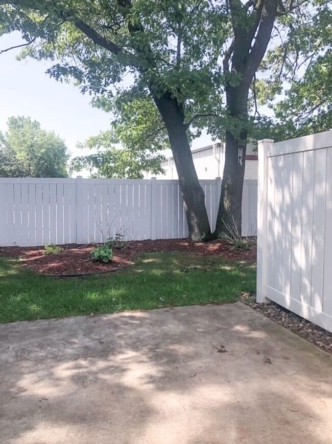 Photo - 3566-3572 East Meadows Place Unit 3568