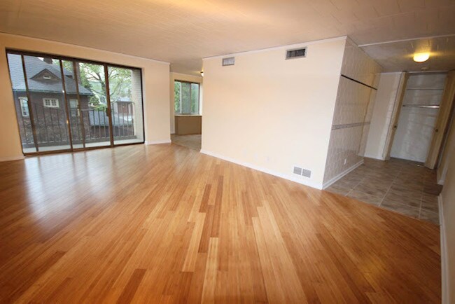 Photo - Queensbury Apartments