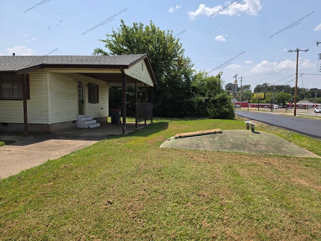 Photo - 825 Harrell St