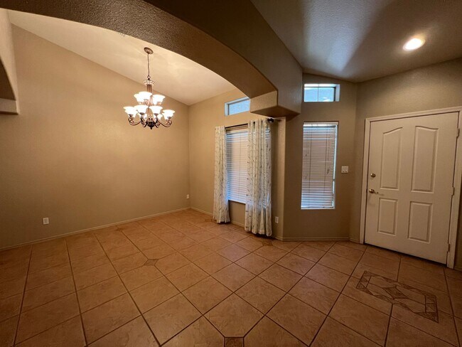 Photo - 3 BEDROOM HOME IN FALLS RANCH!