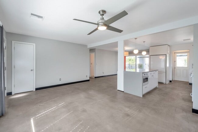 Photo - Scottsdale 2 bed 2 Bath Home - With a Pool!!!