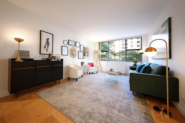 235 W 72nd St
