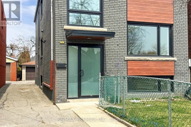 Photo - 148 Lambton Ave