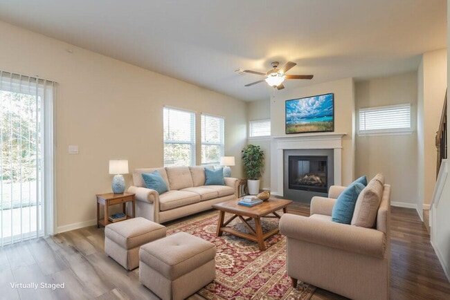 Photo - 323 Magnolia Dr