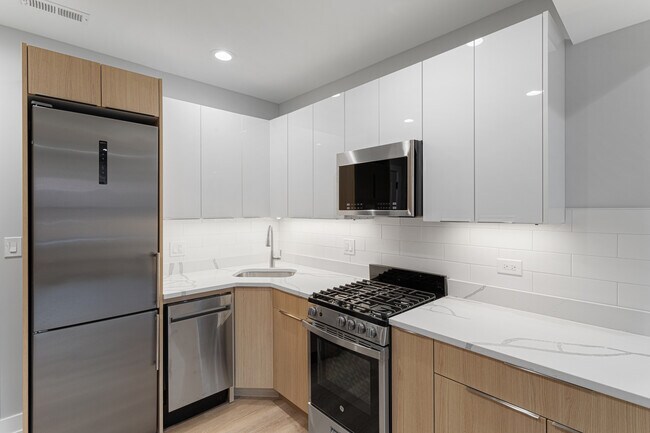 Photo - 1556 W Juneway Terrace Unit 3K
