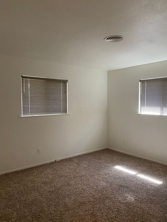 Photo - 2 Bedroom, 1 Bath with Garage near Hospital.