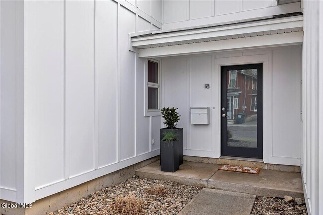 Photo - 18 Granite St