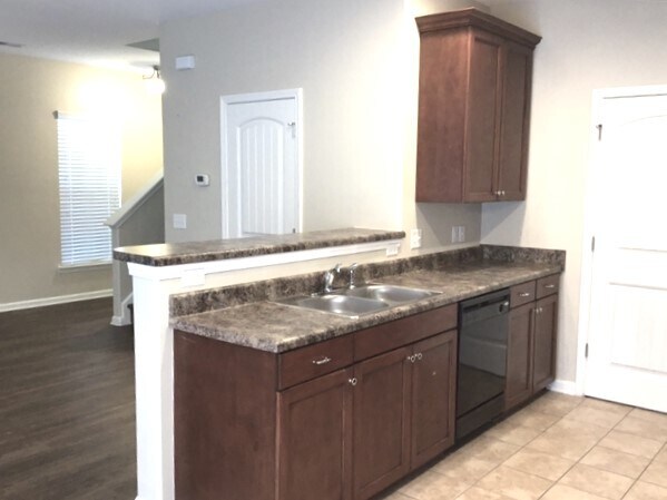 Photo - 7 Millwood Lake Dr