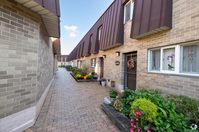 Photo - Atrium Plaza Condominium