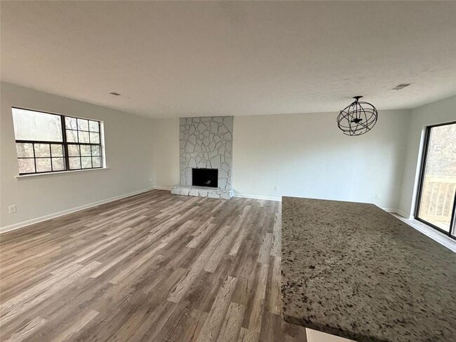 Photo - 1909 Suwanee Valley Rd NW