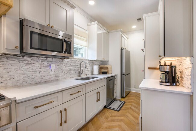 Photo - 10 Riker St