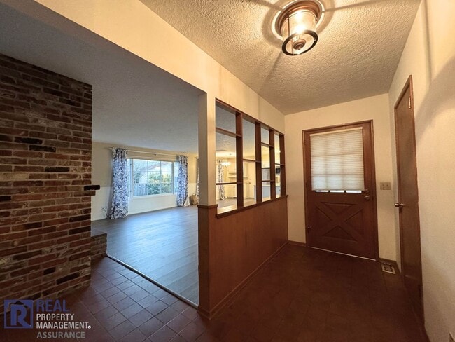 Photo - Charming 4 bedroom Rambler!