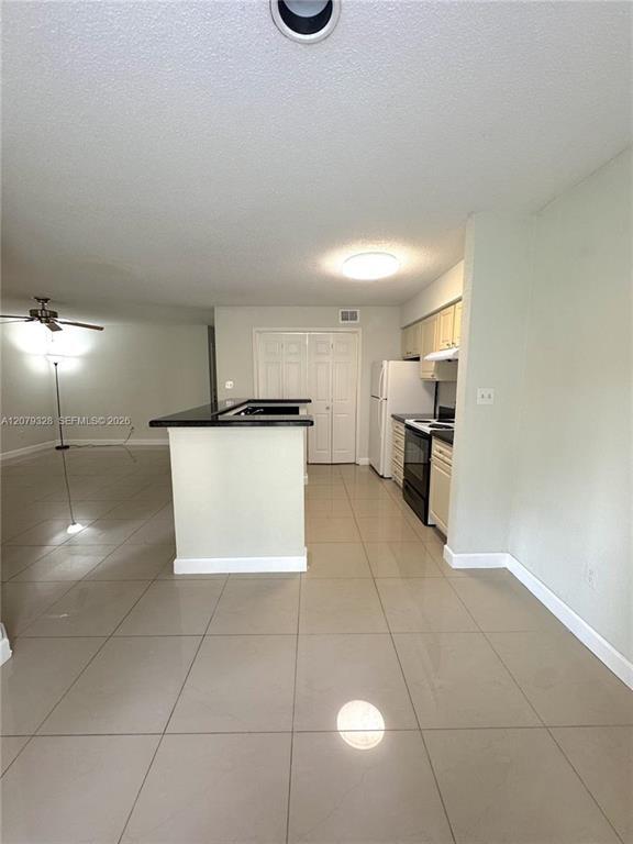 Photo - 777 Riverside Dr