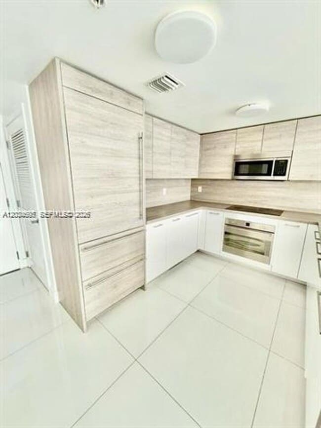 Photo - 400 Sunny Isles Blvd Unidad 400 Sunny Isles Blvd # 817