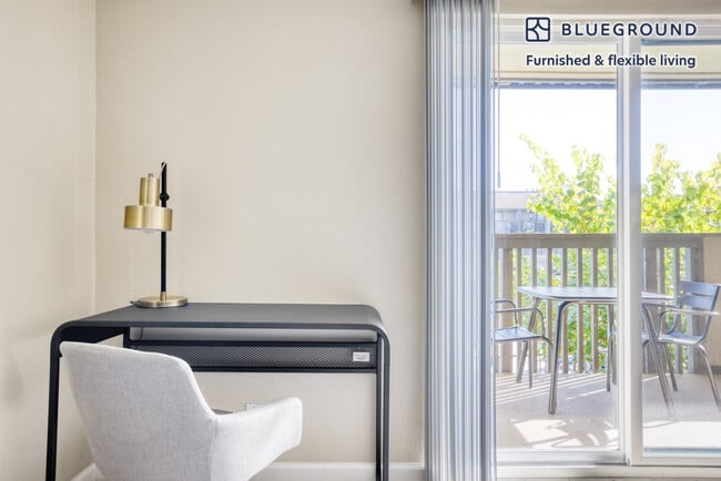 Photo - 666 Edgewater Blvd Unidad FL2-ID652