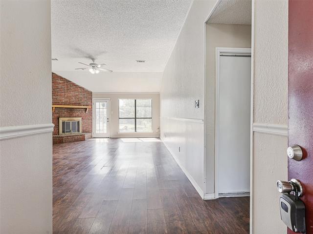 Photo - 211 Carnation Dr