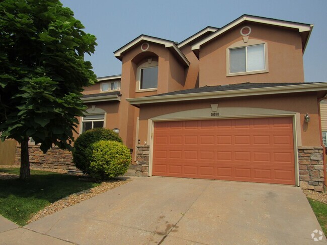 Building Photo - Superb  updated 5 bedroom, 4 bathroom home...