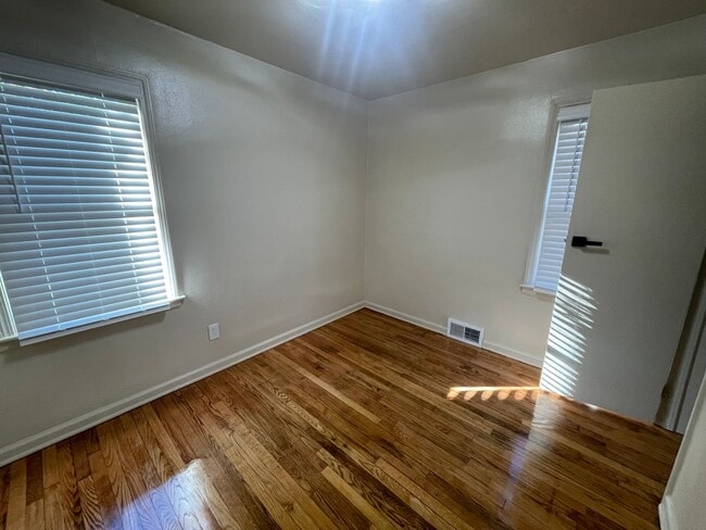 Photo - Warm & Spacious 4-Bedroom Single Family Ho...