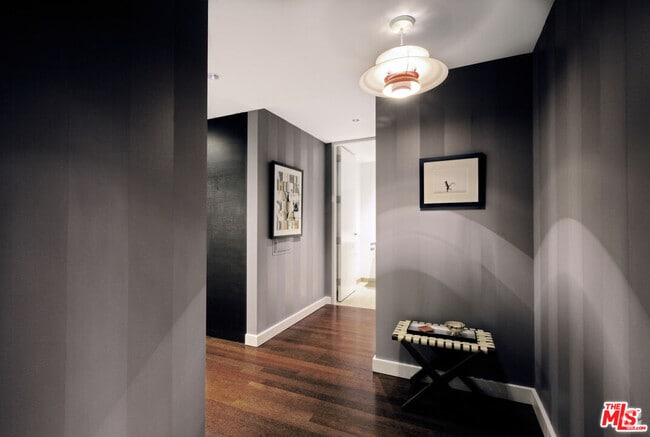 Building Photo - 6250 Hollywood Blvd Unit 10N Rental