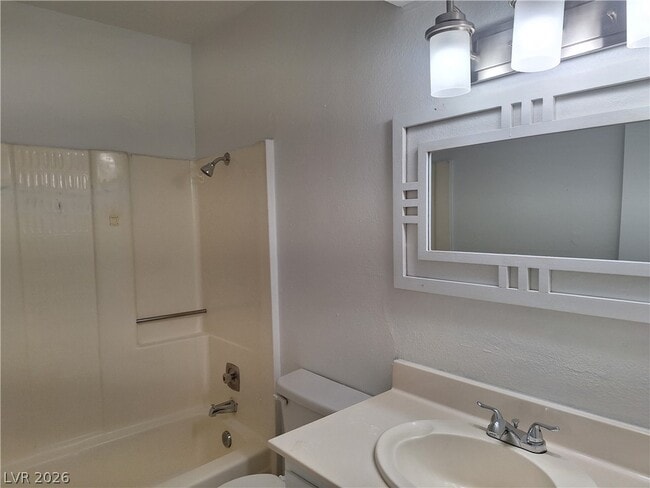 Photo - 1446 Garden Cir