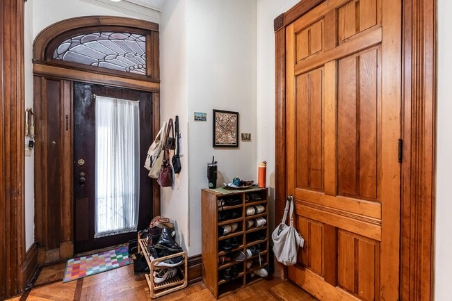 Photo - 634 Greenup St Unit 634 Greenup St - 1