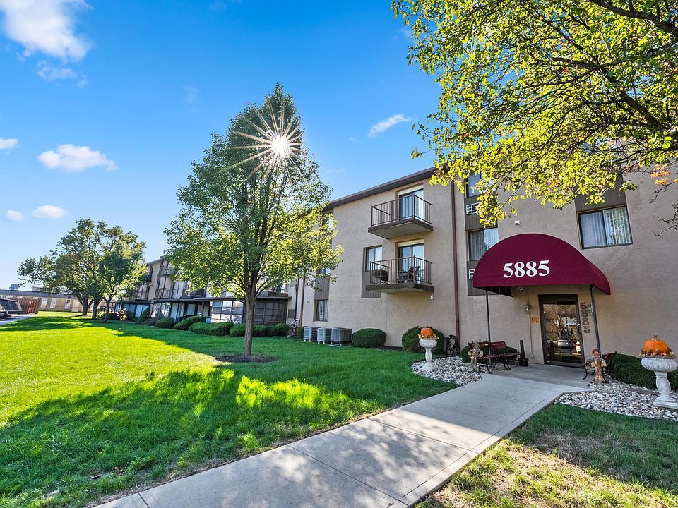 Photo - 3967 Karl Rd Unit 3967 Karl Road.  221