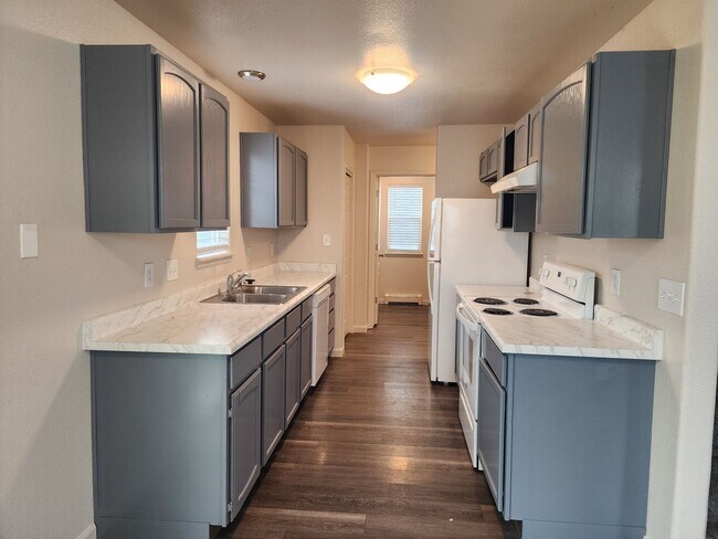 Photo - 4 Bed, 2 1/2 Bath in Fruitvale