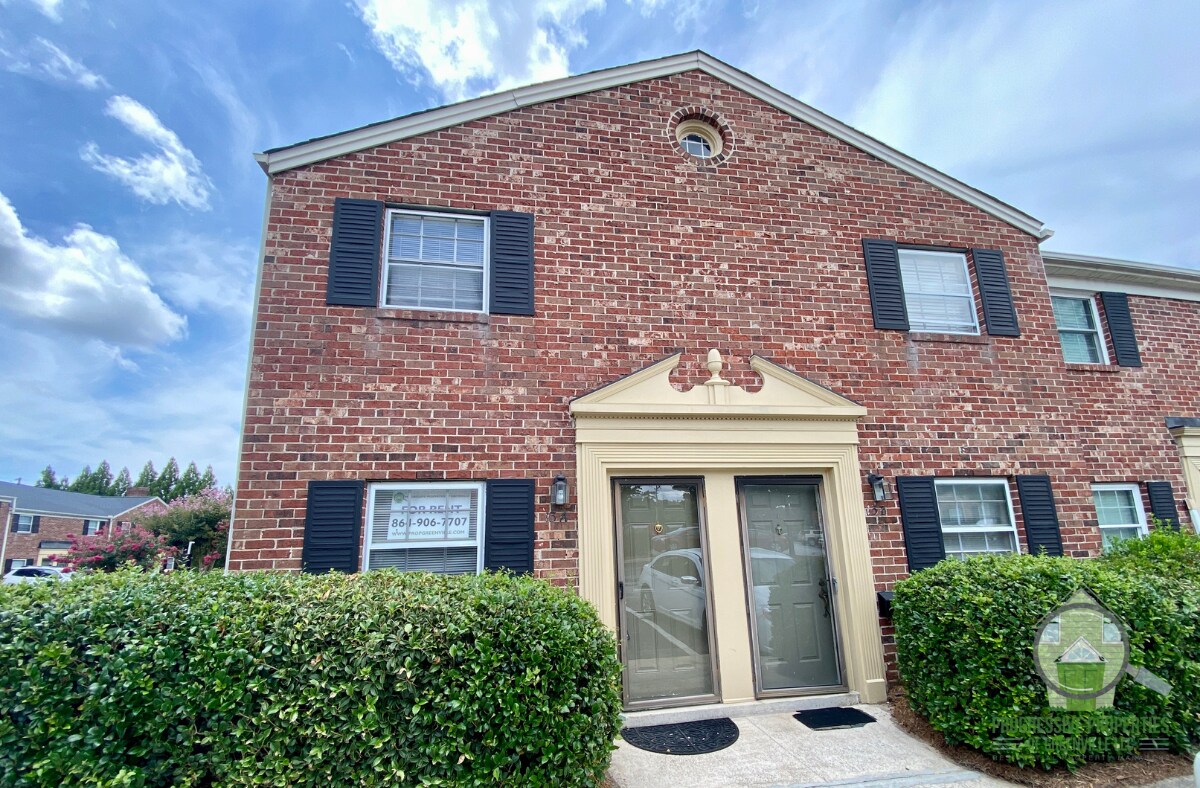 Photo - 2530 E North St (Greenville, SC)