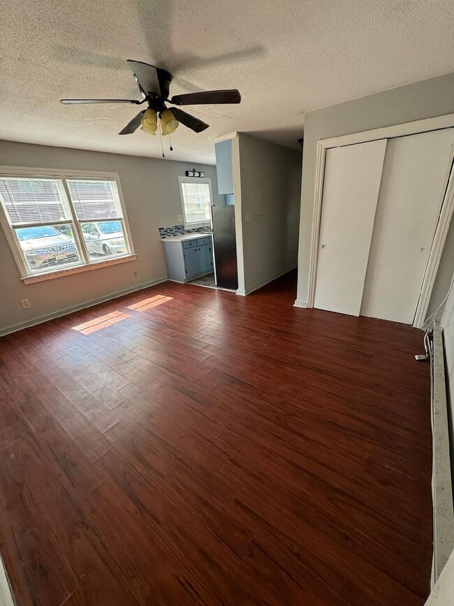 1805 E Sixth #4
