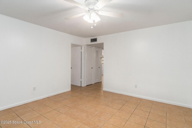 Photo - 212 E Towne Pl