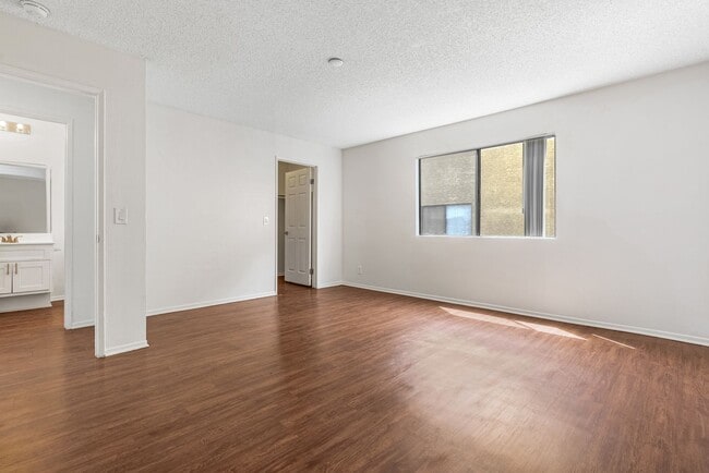 Monrovia Villas Apartments