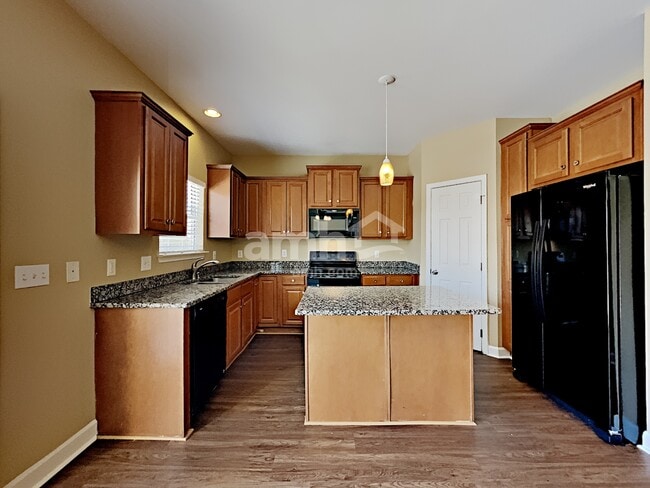 Photo - 220 Solitude Cir